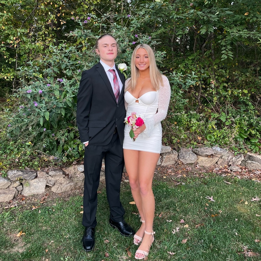 Meet your Poshers, Ava and Ryan